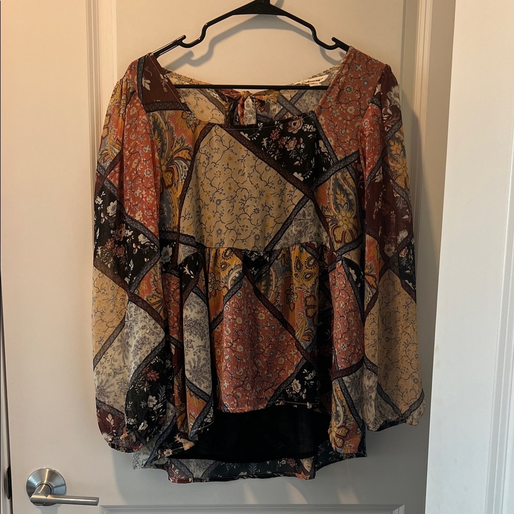 Flowy Tunic Top with ribbons in the back